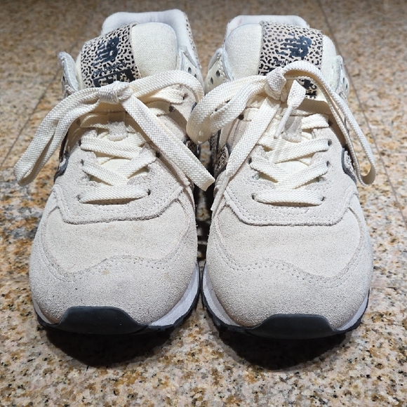 New Balance Beige and Black Sneakers - Picture 2 of 6